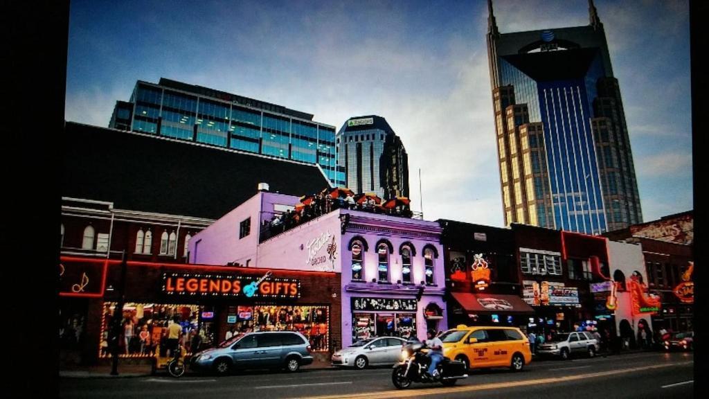 Heart Of Downtown/Walk To Broadway & The Action/Bars/Music Venues/Honky Tonks! Apartman NashvilleNashville  Kültér fotó