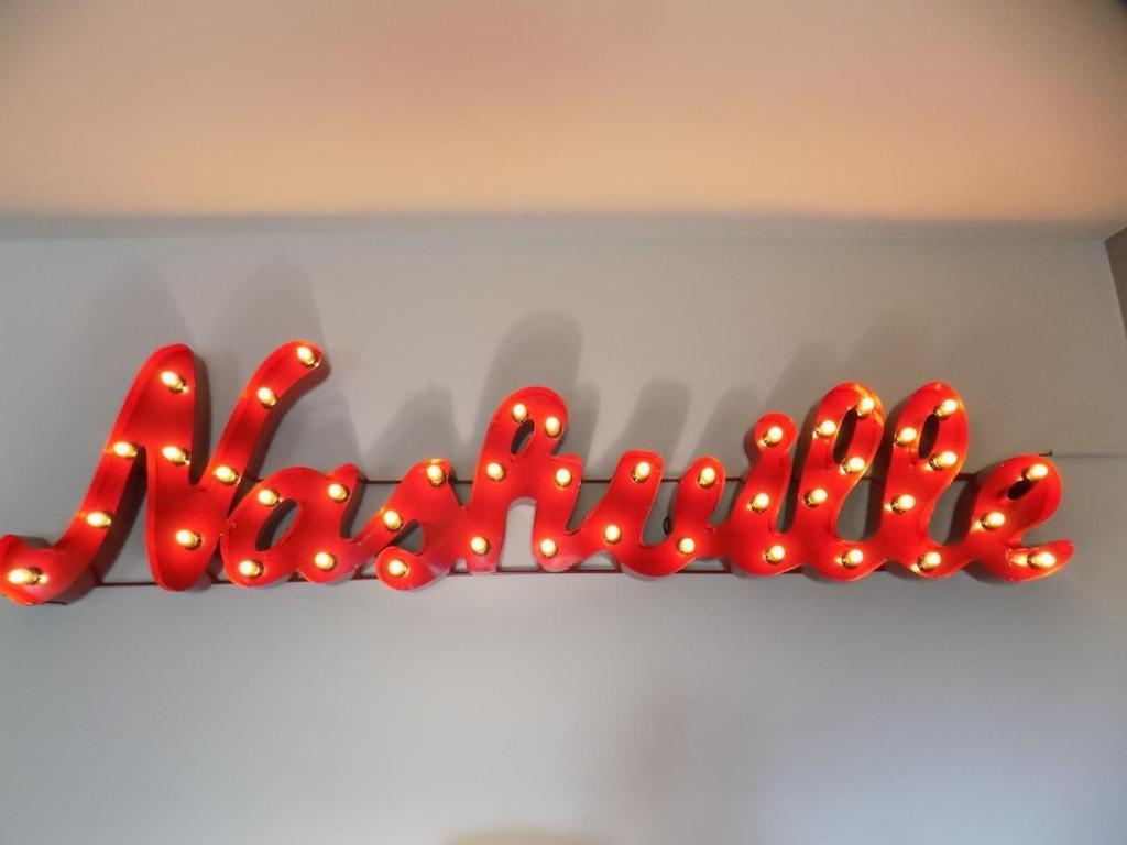 Heart Of Downtown/Walk To Broadway & The Action/Bars/Music Venues/Honky Tonks! Apartman NashvilleNashville  Kültér fotó