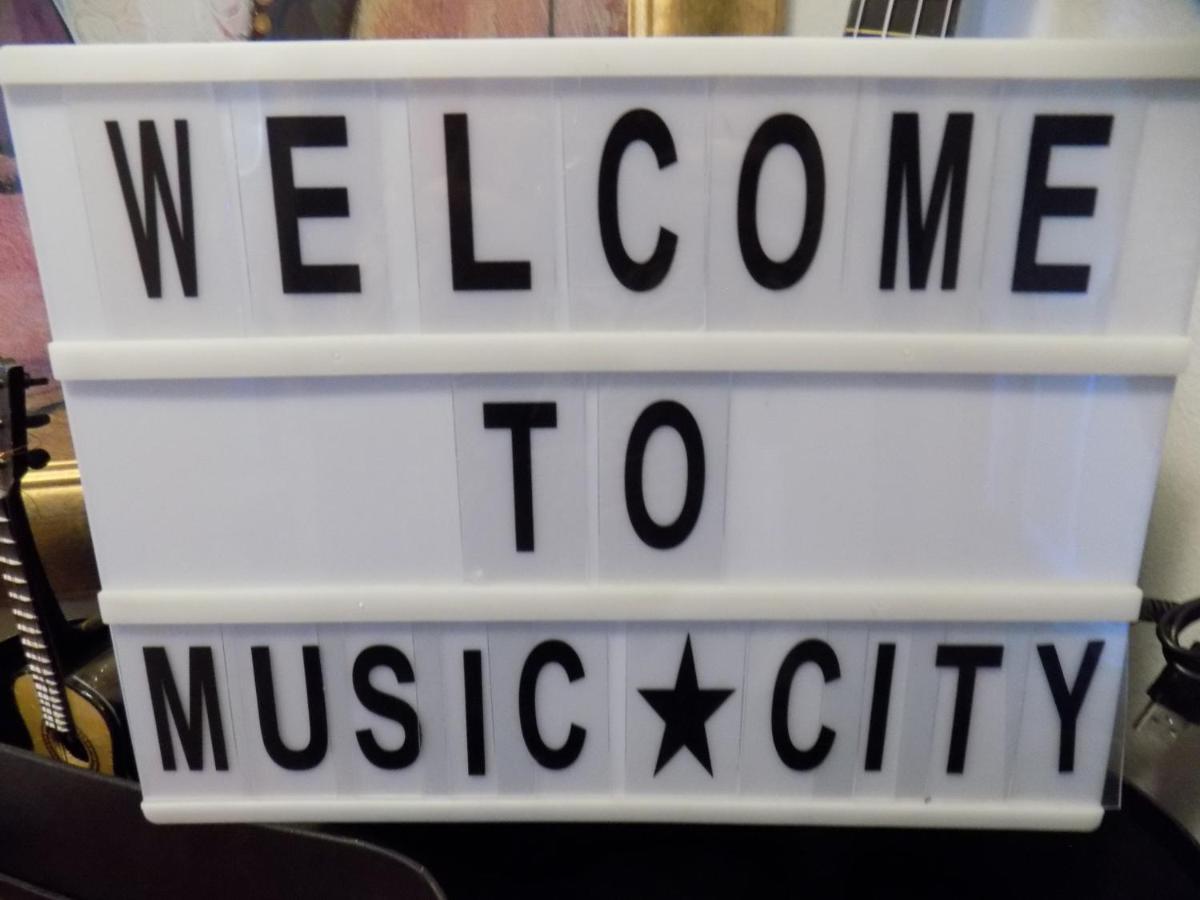 Heart Of Downtown/Walk To Broadway & The Action/Bars/Music Venues/Honky Tonks! Apartman NashvilleNashville  Kültér fotó